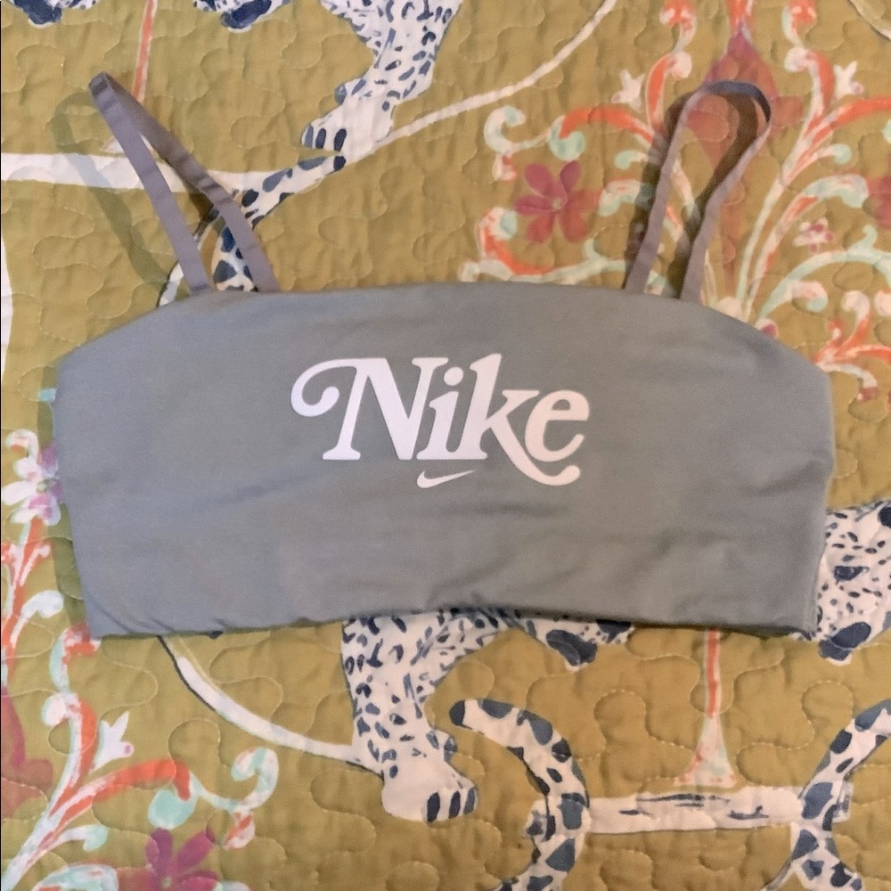 NIKE sports bra